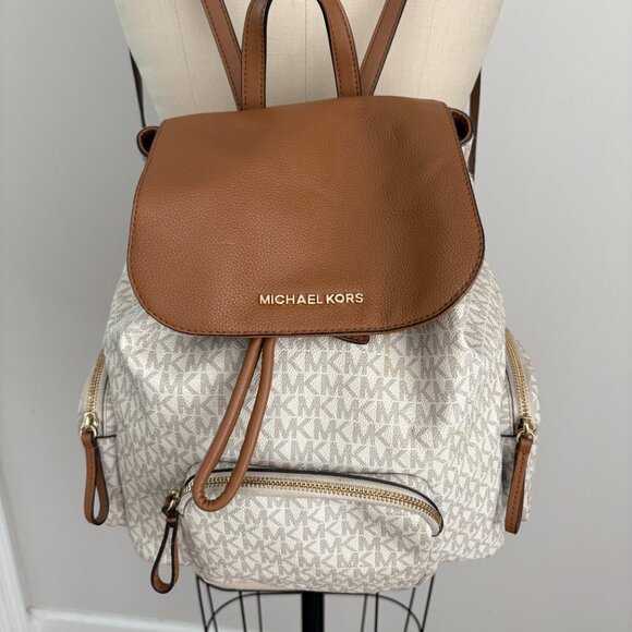 Michael Kors 35T9GAYB7B-149 Abbey Cargo Backpack Vanilla - Picture 2 of 13